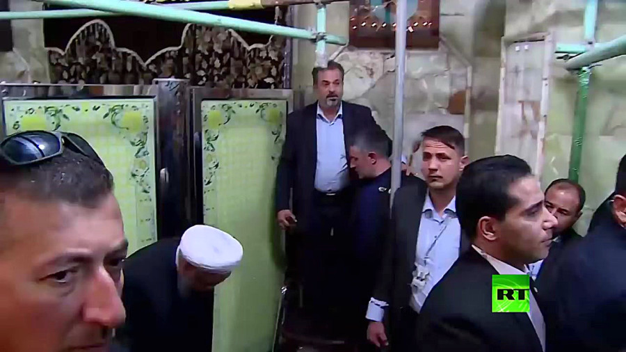 تصاویر منتشر نشده از حضور رئیس جمهور ایران در حرم حضرت عباس