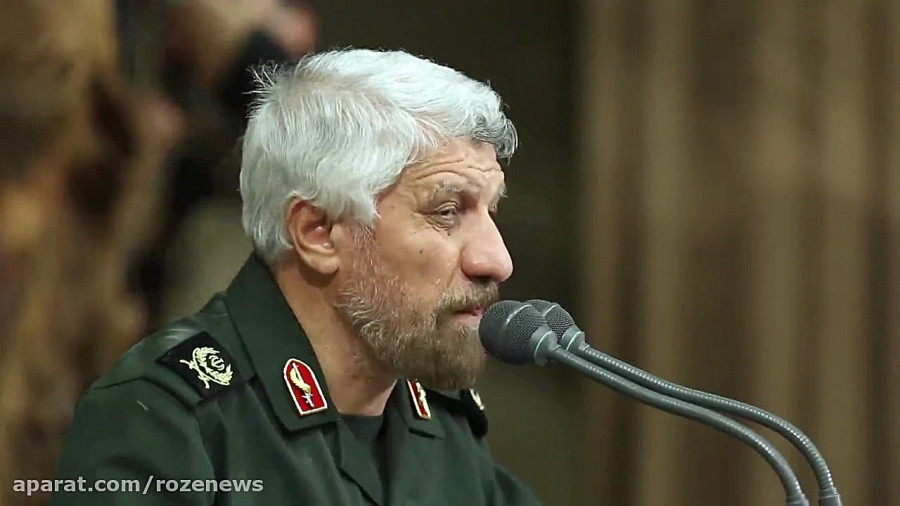 حماسه سرایی حاج صادق آهنگران در محضر رهبر انقلاب