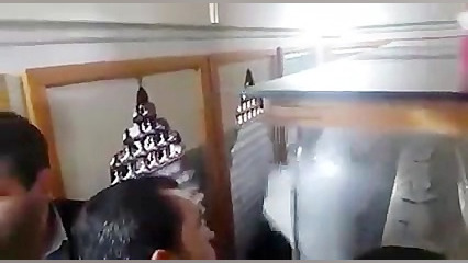 غبارروبی و روضه خوانی درون ضریح مطهر حضرت زینب