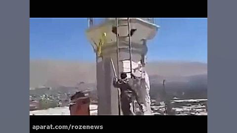 نصب پرچم حزب الله برگلدسته مسجد داعش در سوریه